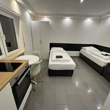Apartment Next To Airport